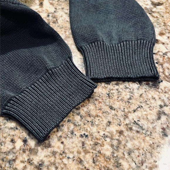 Idem Ditto LA Cropped V-Back Textured Sweater - Picture 12 of 14